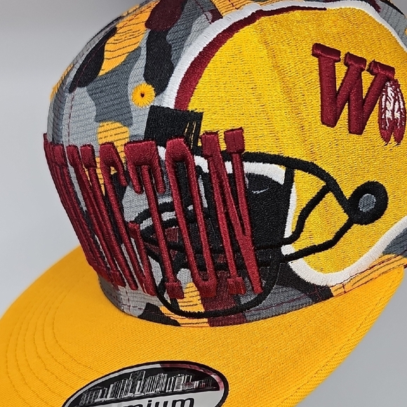 Washington Camo Snapback Hat - Picture 3 of 6
